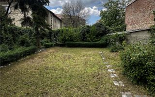 Casa Ultracentral dublu front acces auto - Poză 1