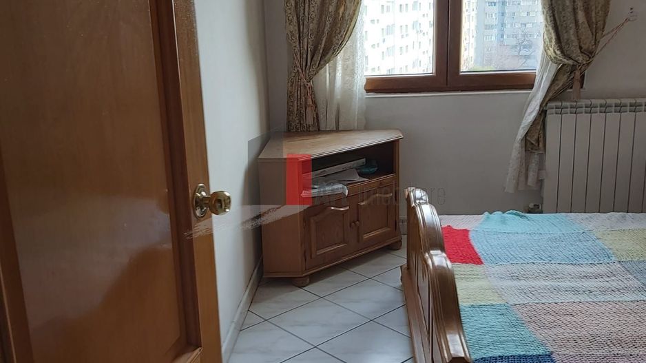 Apartamentul "SUPERMETO", BLOC STRADAL, REABILITAT - Poză 2