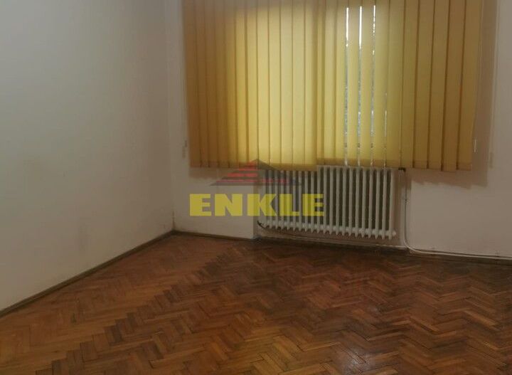 Casa 3 camere, Calea Nationala/Soseaua Iasului la strada principala, 400 euro - Poză 2