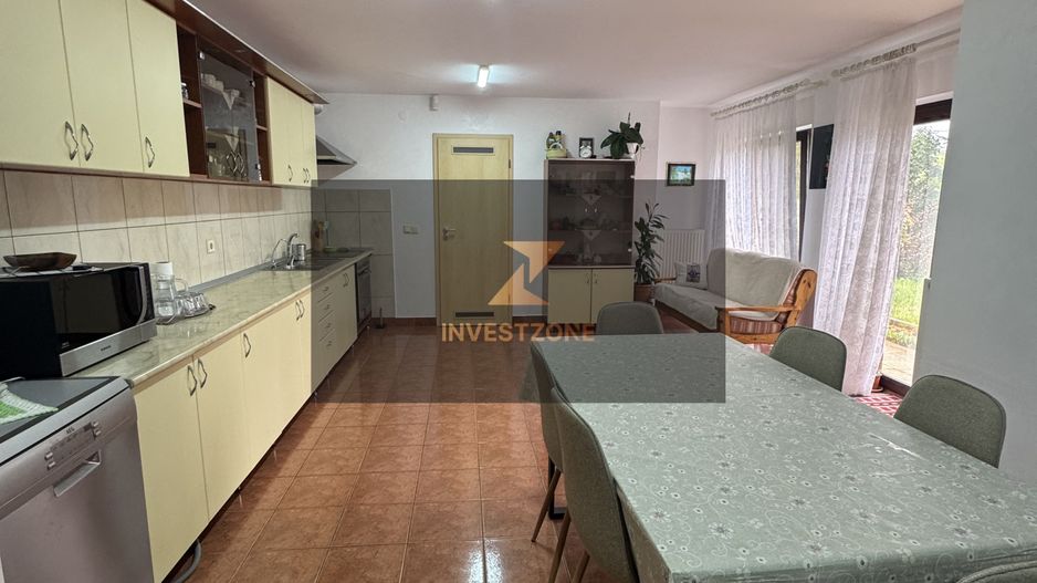 Casa spațioasă în Oradea str Izvorului - Poză 6