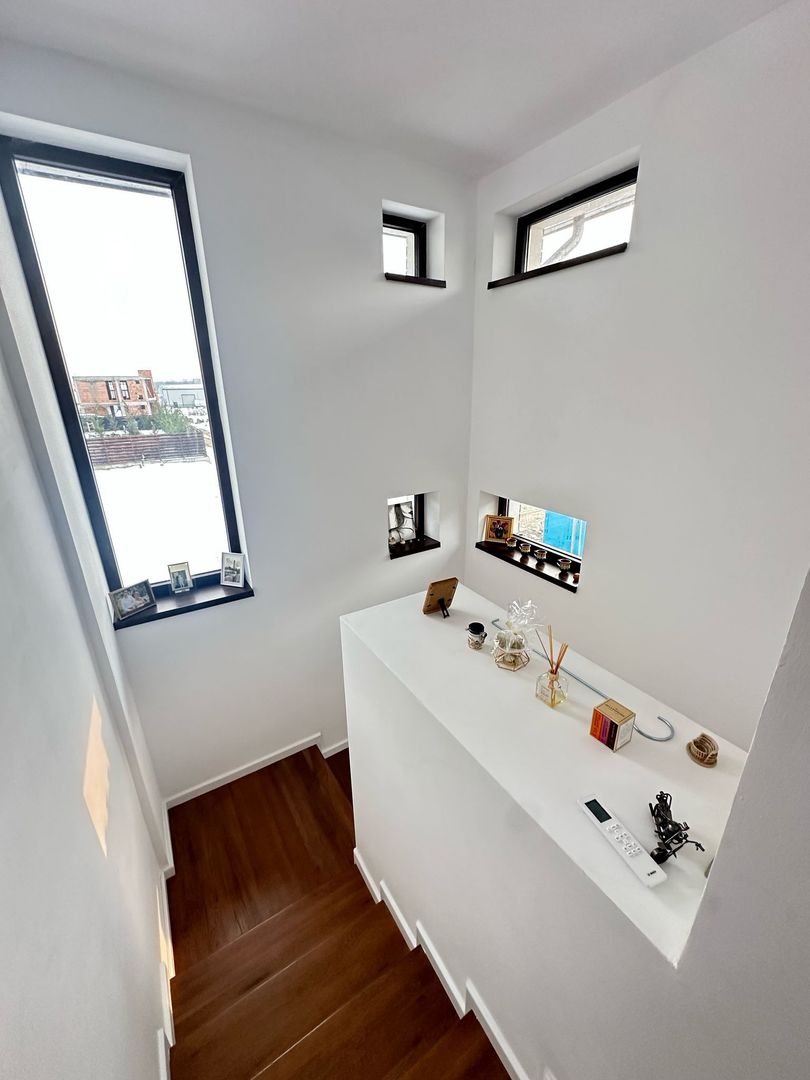 Casă P+1+pod de vânzare – 3 dormitoare, zona 23 August Otopeni, ansamblu - Poză 4