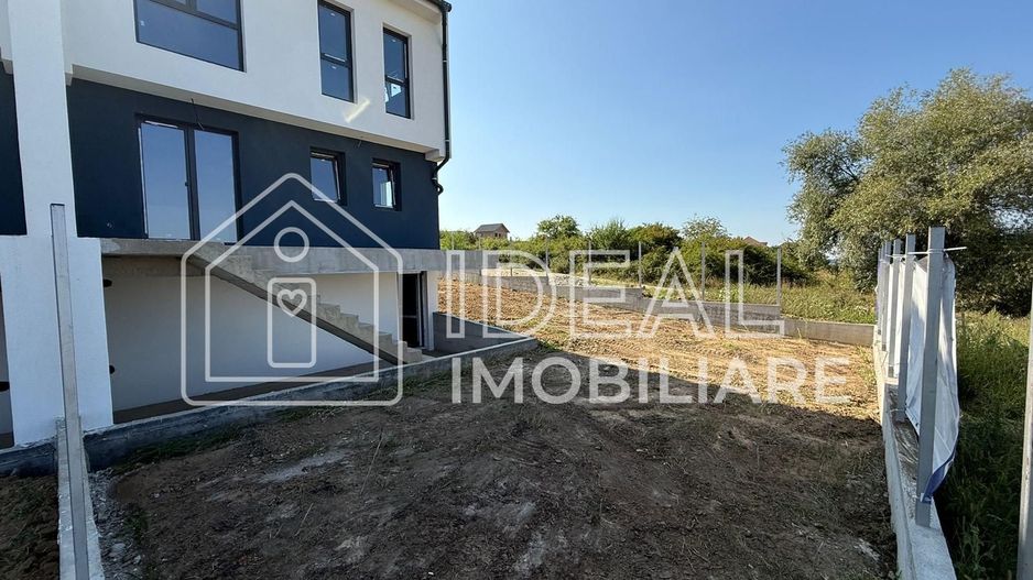 Casa cu 4 camere, pivnita si 300 mp de curte, zona Calea Cisnadiei - Poză 1