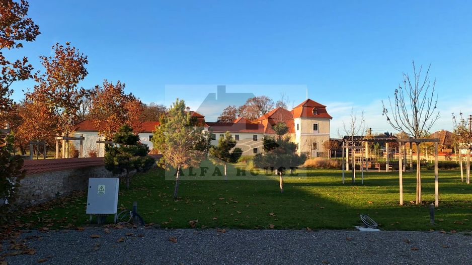 Casă 3 camere, priveliște Castelul Ugron – pretabil si pentru investie - Poză 11