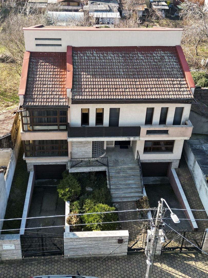 Vilă spațioasă cu 8 camere, Grădiște - Poză 27