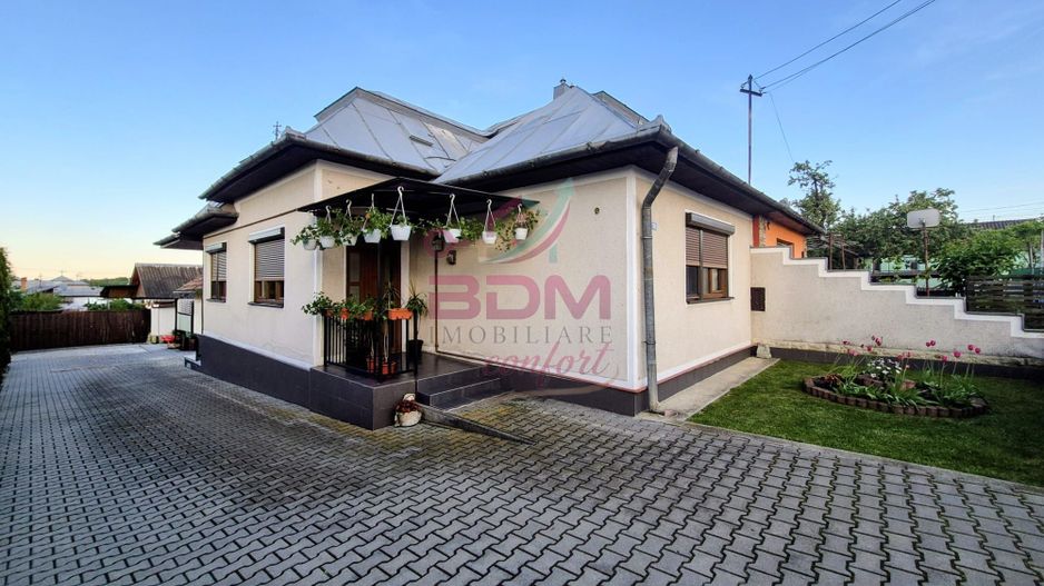 0% Comision | Casă la calcan | 570 mp teren I zona Bai - Poză 1