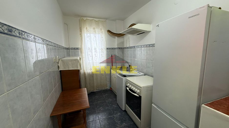 De închiriat apartament – zona Școlii 7 - Poză 3