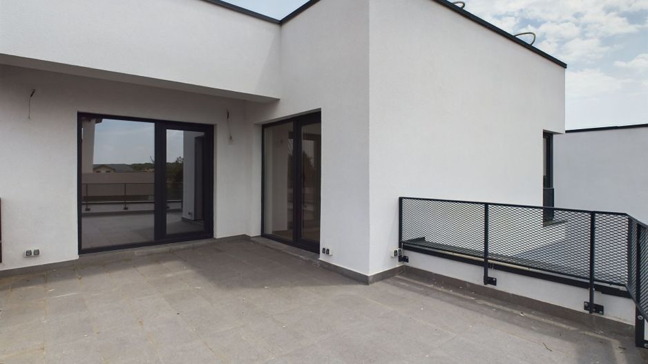 Vilă într-un Complex Rezidențial Nou cu Vedere la Balta Corbeanca - Poză 20