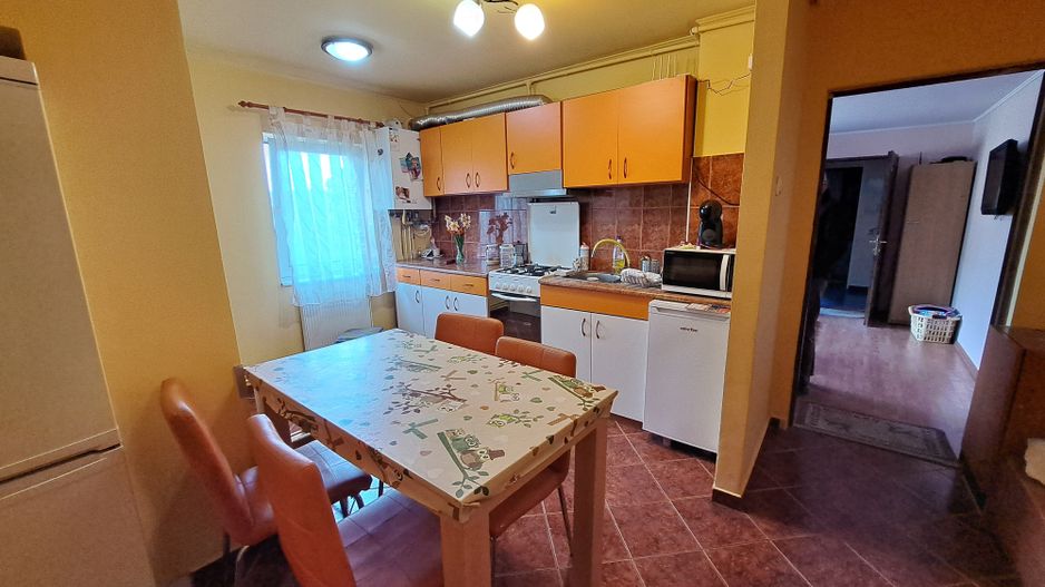 Apartament 3 camere zona centrala 66 m² - Poză 6