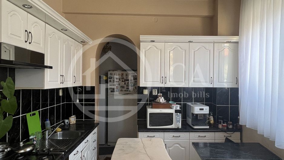 Casa cu 5 camere de inchiriat zona Centrala Oradea - Poză 4