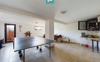 Vilă spațioasă cu 8 camere, Grădiște - Poză 14