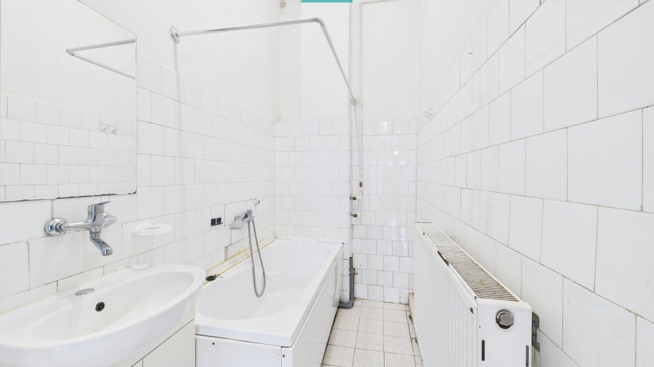 Casă 2 camere + anexe, teren 234 mp. - Poză 11