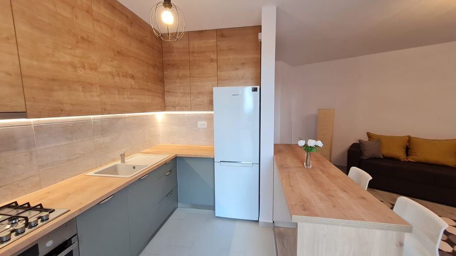 Lux la 10 minute de Iulius Town - Poză 10