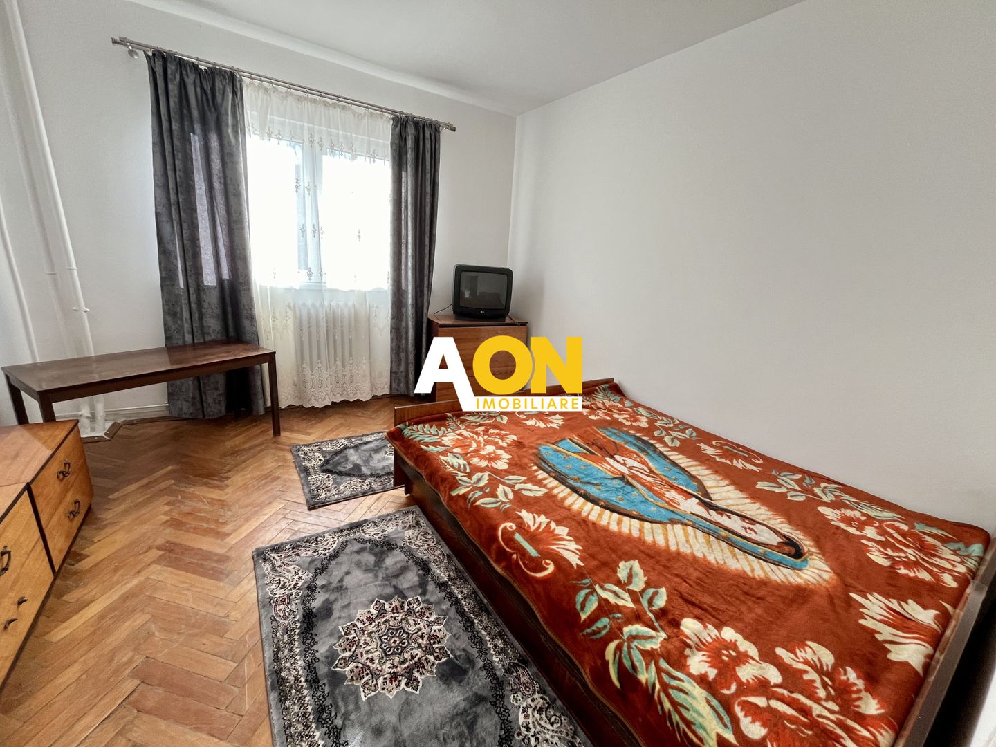Apartament cu 3 Camere, Etaj 1, Decomandat, Zonă Ultracentrală - Poză 8
