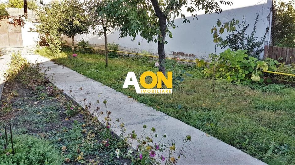 Casa de inchiriat, 2 camere, 250 mp teren, curte comuna, zona Centru - Poză 2