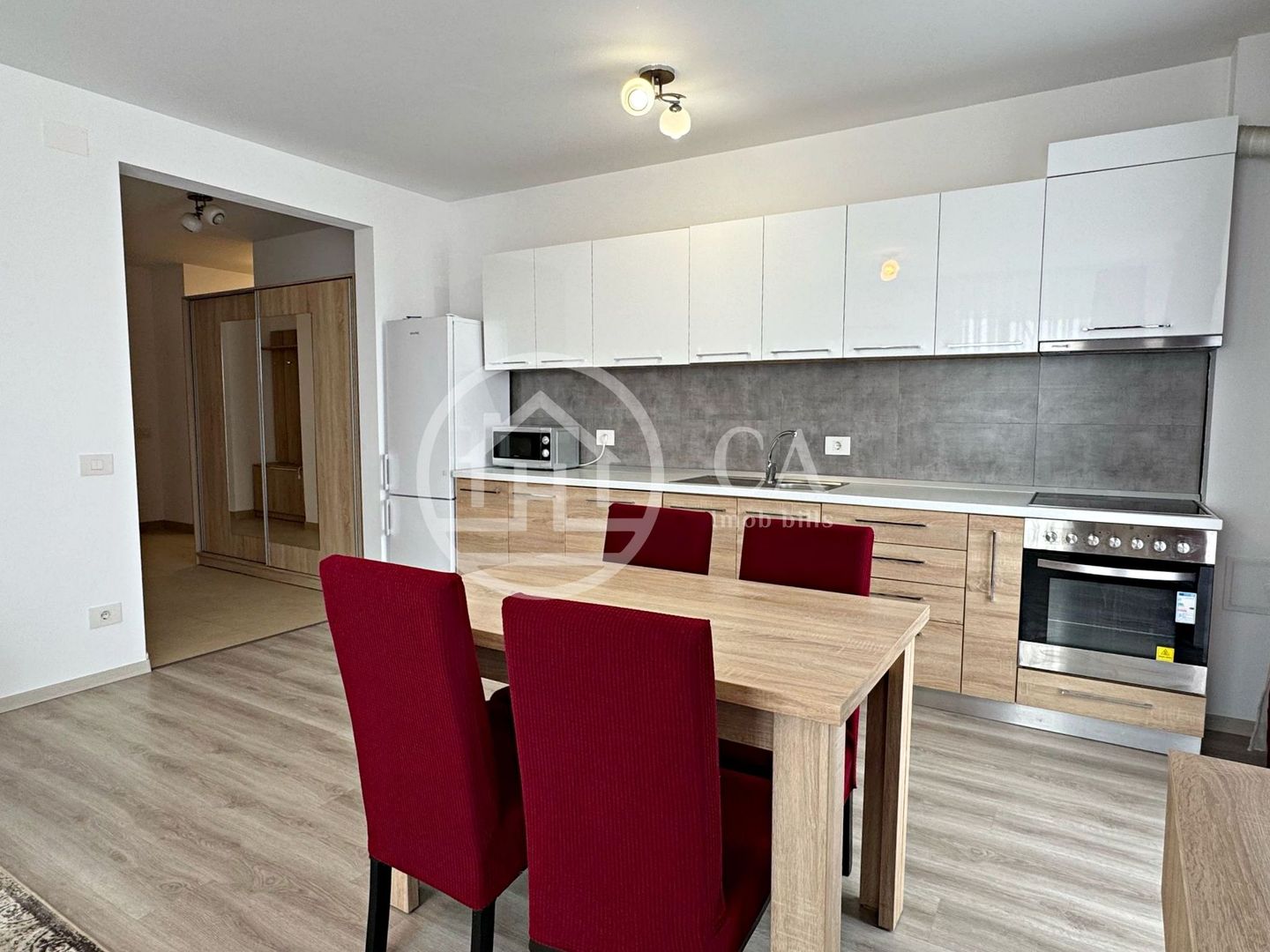 Apartament cu 4 camere de închiriat în Prima Onestilor, Oradea - Poză 1