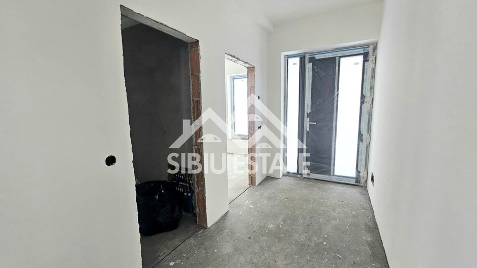 Casa mare cu carport, pivnita - Poză 12