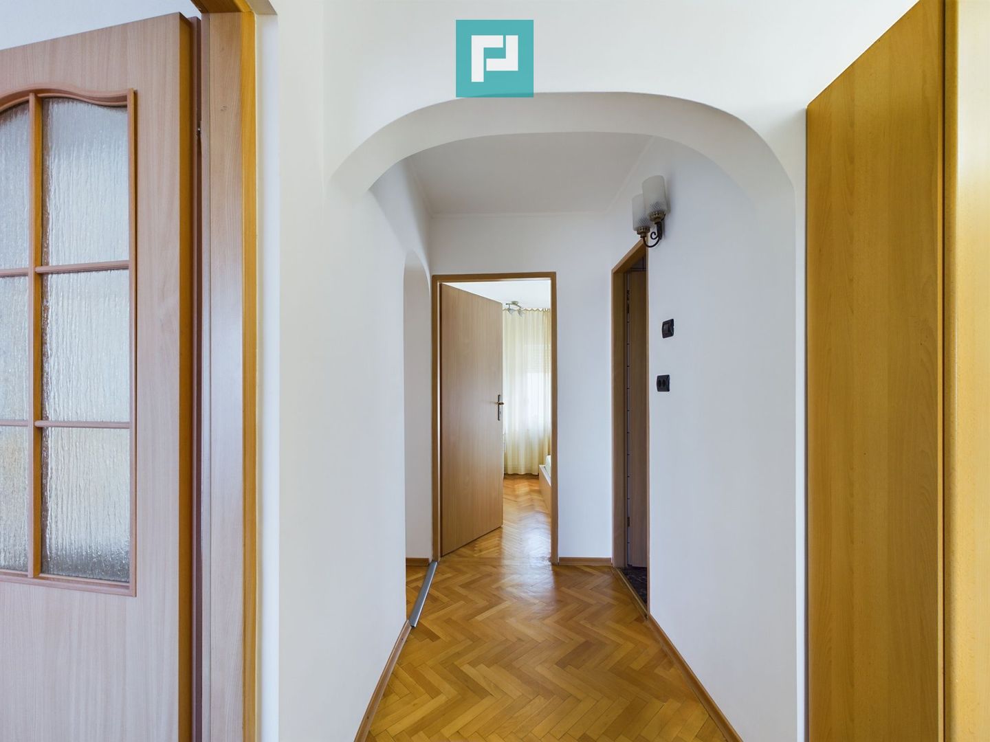 Apartament de închiriat cu 3 camere în Micalaca - Poză 6