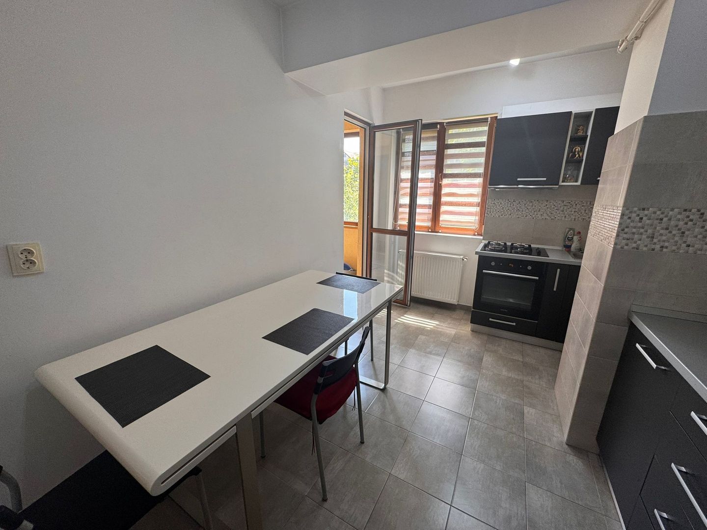 Prelungirea Ghencea 2 Camere Cartierul Latin 72 mp Centrala 1/8 - Poză 4