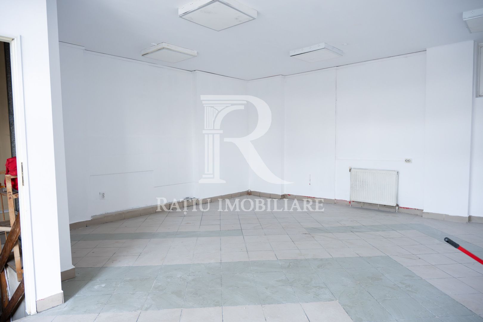 Spațiu Comercial | Bulevardul Decebal | Parter | 80 mp utili | Oradea - Poză 3