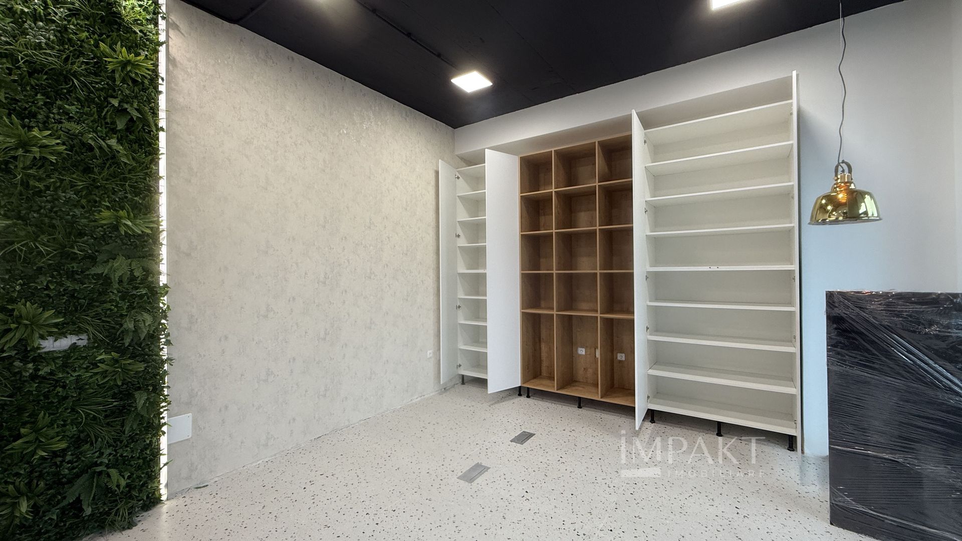 Spatiu comercial vitrat si finisat in Andrei Muresanu - Poză 8