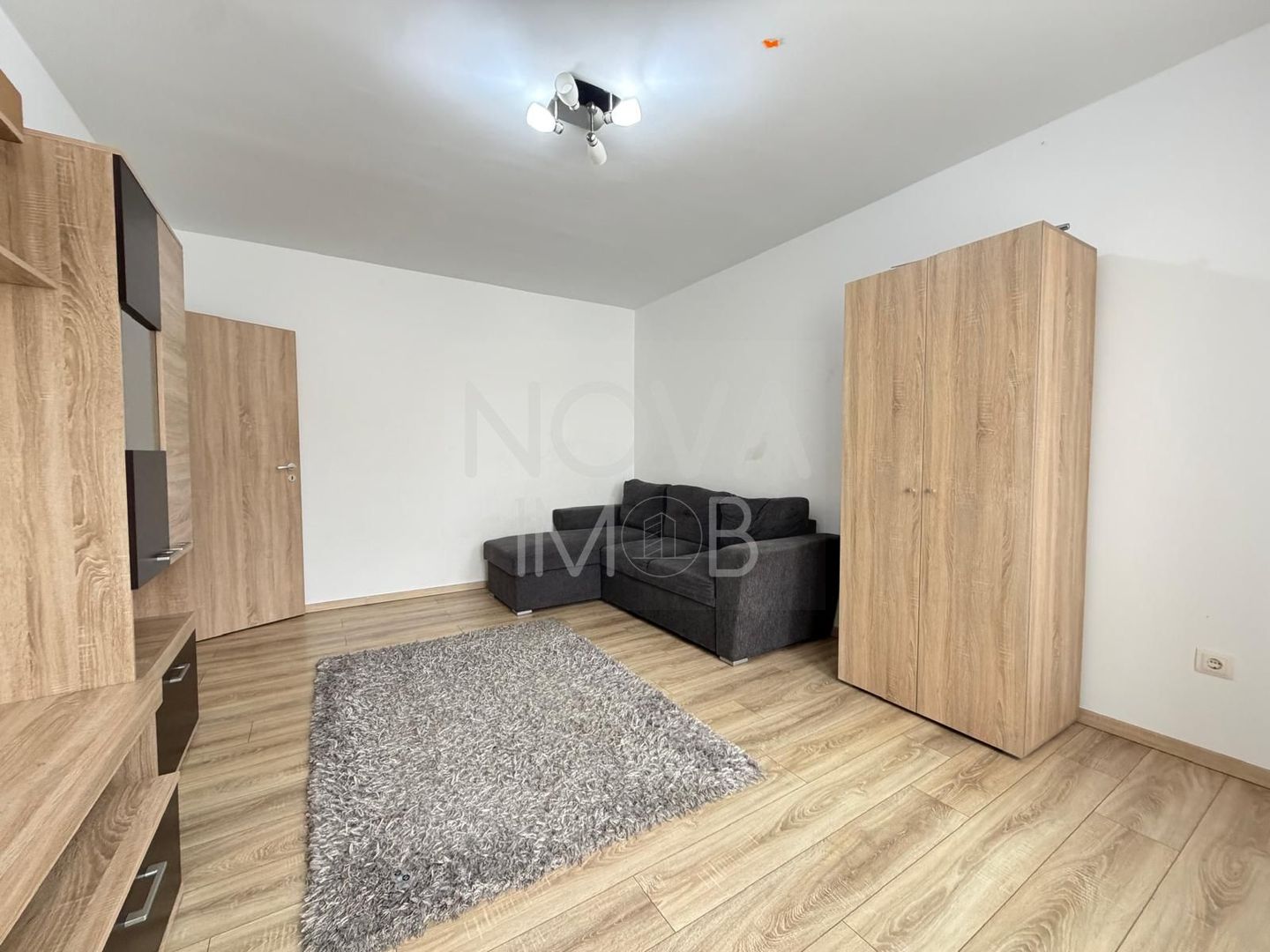 Apartament cu 2 camere, decomandat, Str. Liviu Ciulei - Poză 2
