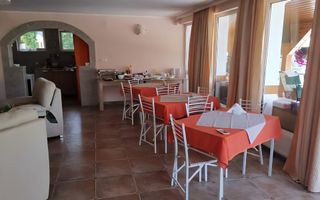 Casă individuală 310mp utili, 8 camere, piscină - Poză 5