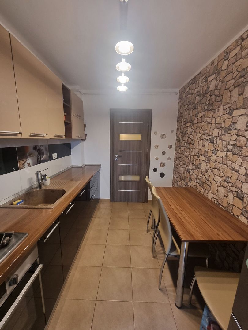 Apartament 2 camere, in Vila. Curte. Centrala. Parcare. Aparatorii Patriei. - Poză 7
