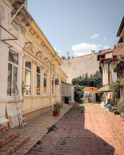 Rare Find | Apartament de Design în casă - Poză 13