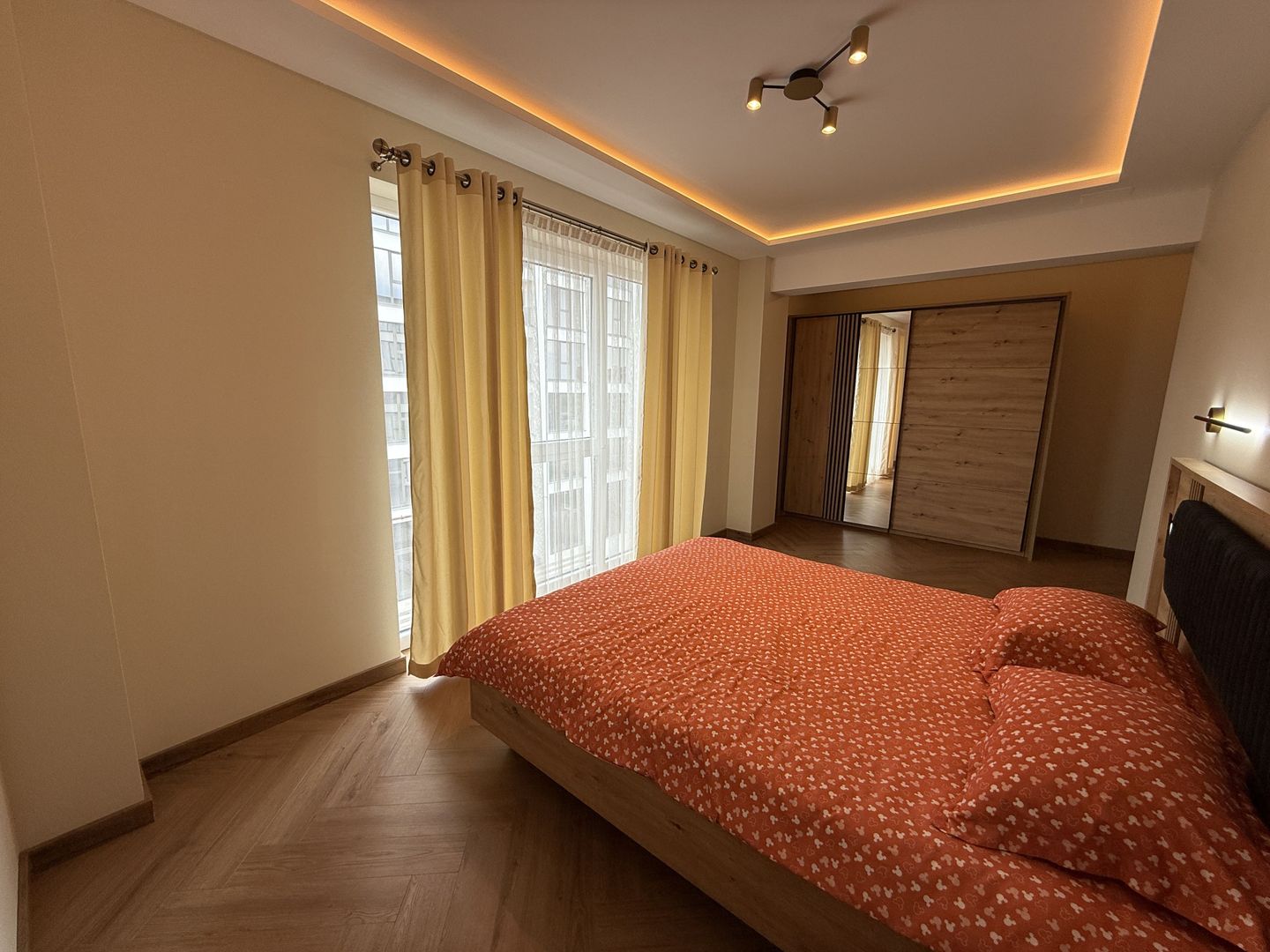 Apartament spațios și luminos cu 3 Camere I Rădăuți - Poză 32