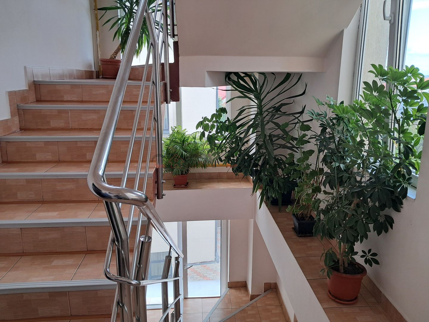 Apartament de 5 camere în Vilă - Zona Bună Ziua!! - Poză 11