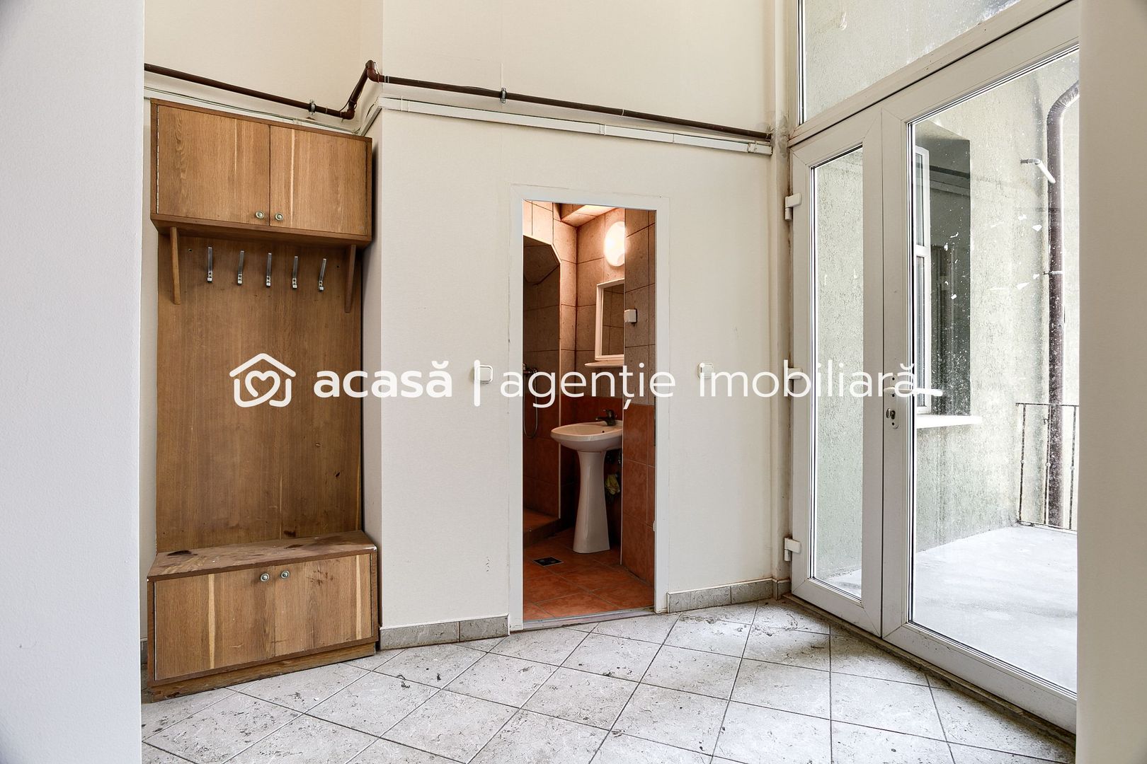 Birou la etajul 1 în zonă ultracentrală - Poză 8