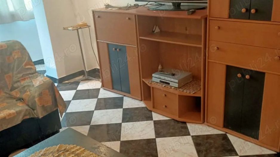 De vanzare apartament 3 camere Gorjului - Poză 1