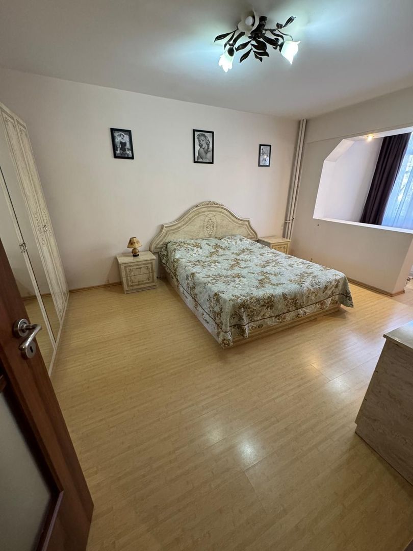 Apartament 3 camere - Poză 1