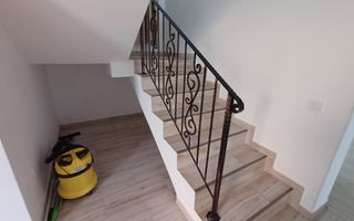 Casă 4 camere – 115 mp, cu teren 100 mp – Valea Adanca-850 Euro - Poză 12