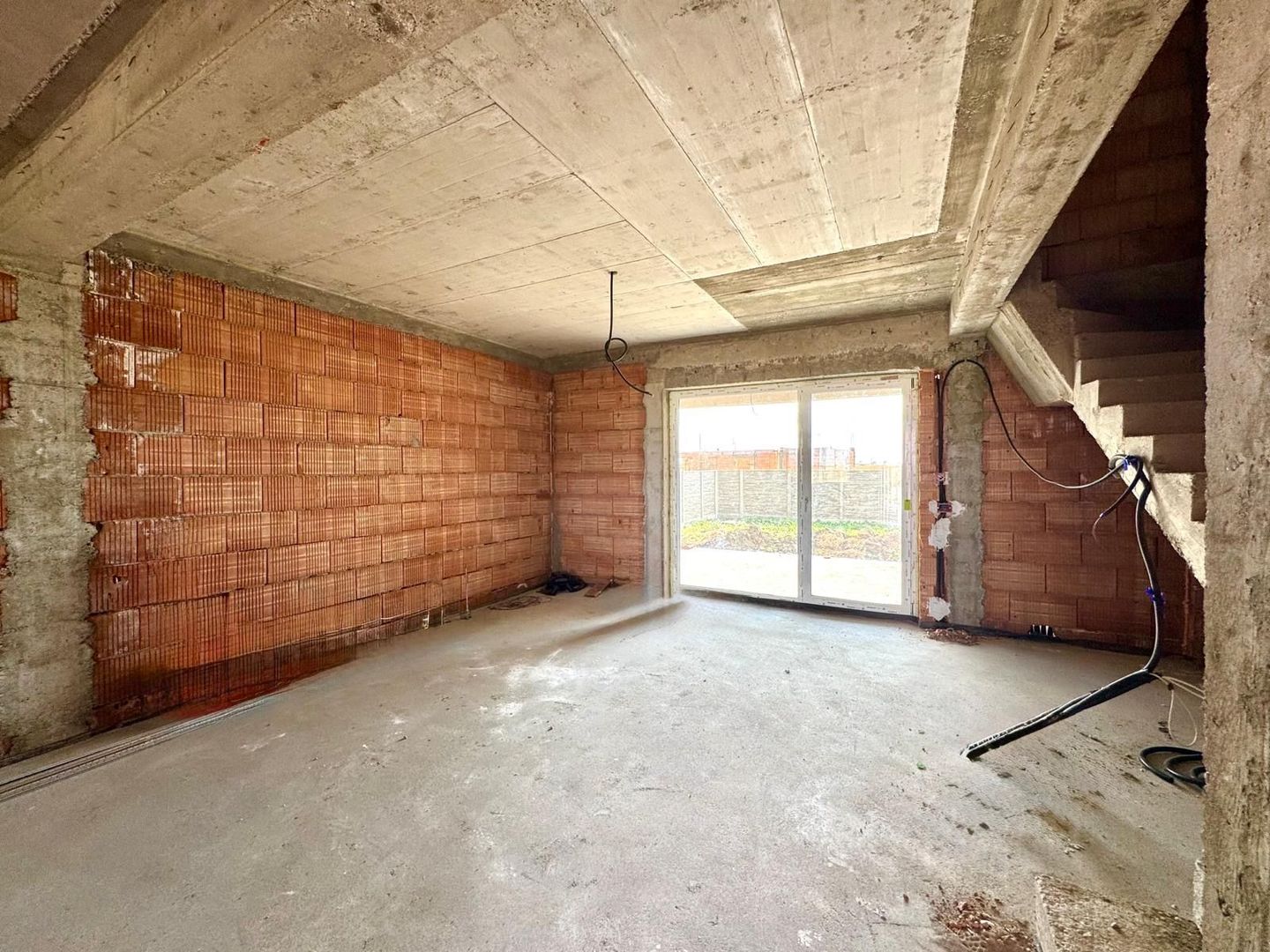 Super pret - Duplex cu 4 camere - teren generos  |Sǎcǎlaz| - Poză 2