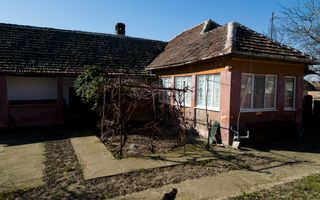 Casă cu teren generos de 2,880mp în Secusigiu - Poză 21