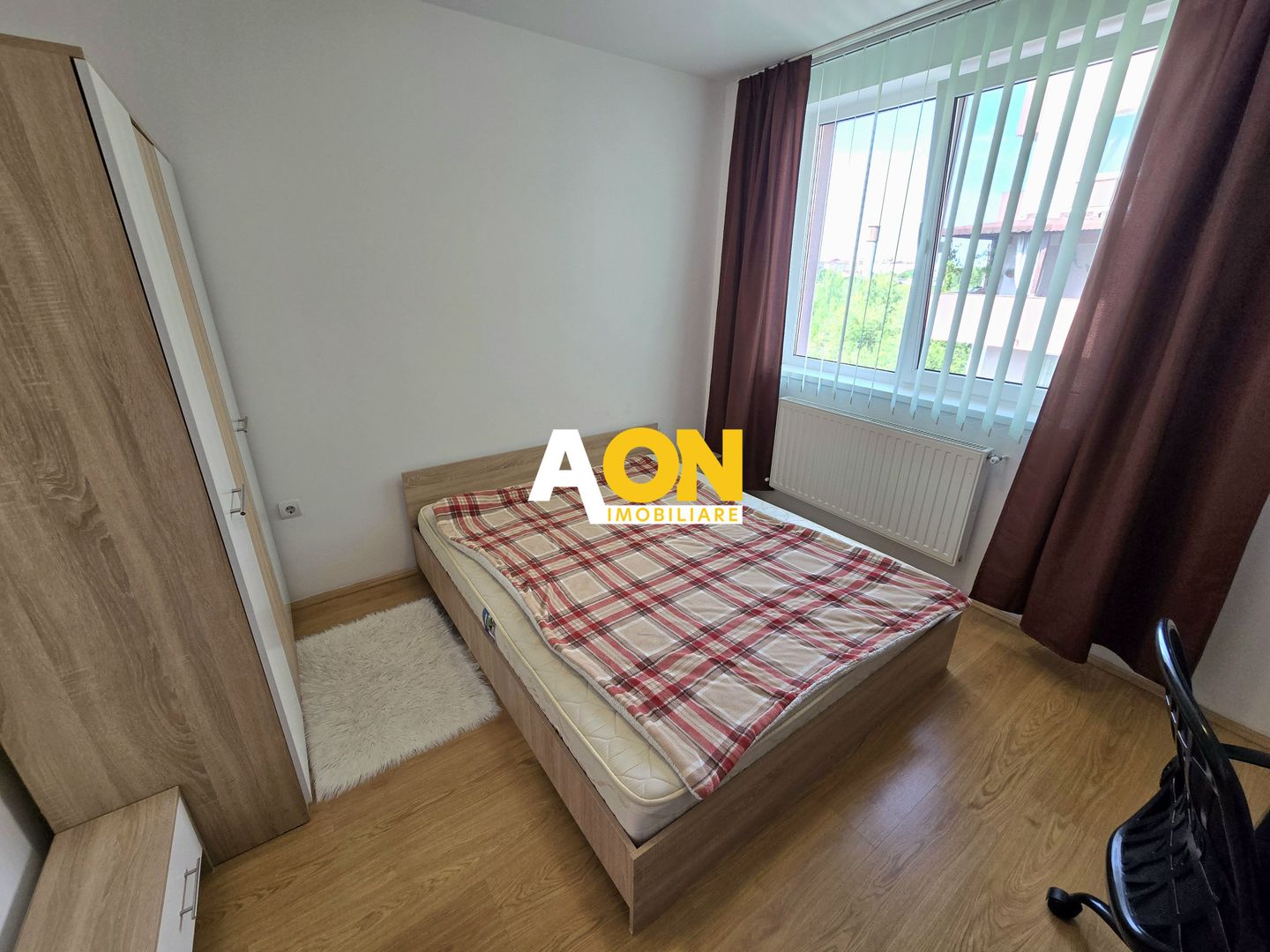 Apartament cu 3 Camere, Bloc Nou, Zona Centru - Poză 4