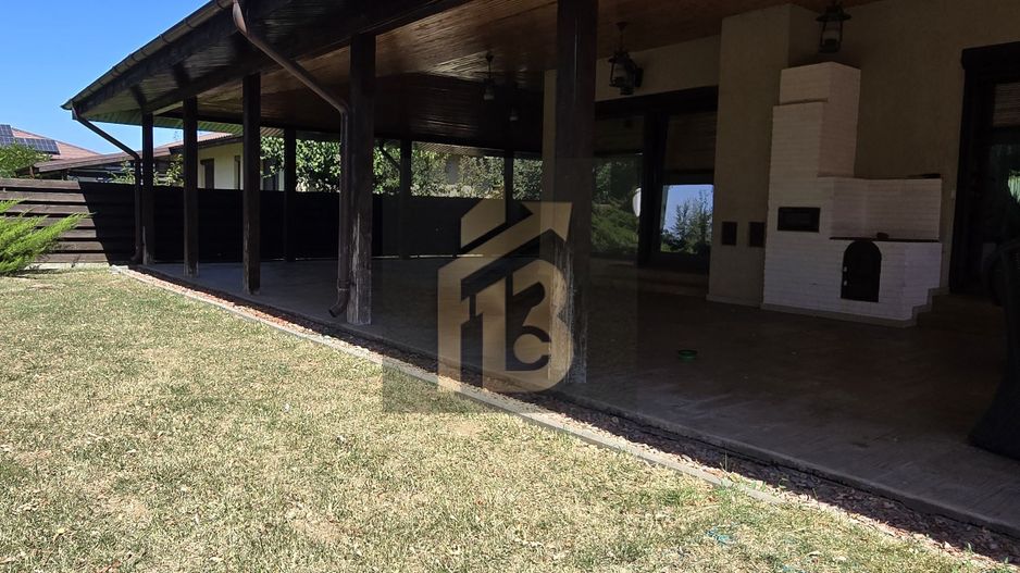 Casă P+M cu terasă de 100 mp - curte amenajată 610 mp și anexă - Poză 16