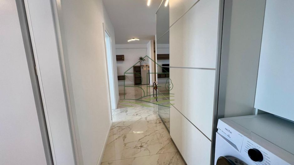 3 camere cu terasă generoasa și vedere spre Munții Făgăraș - Poză 6