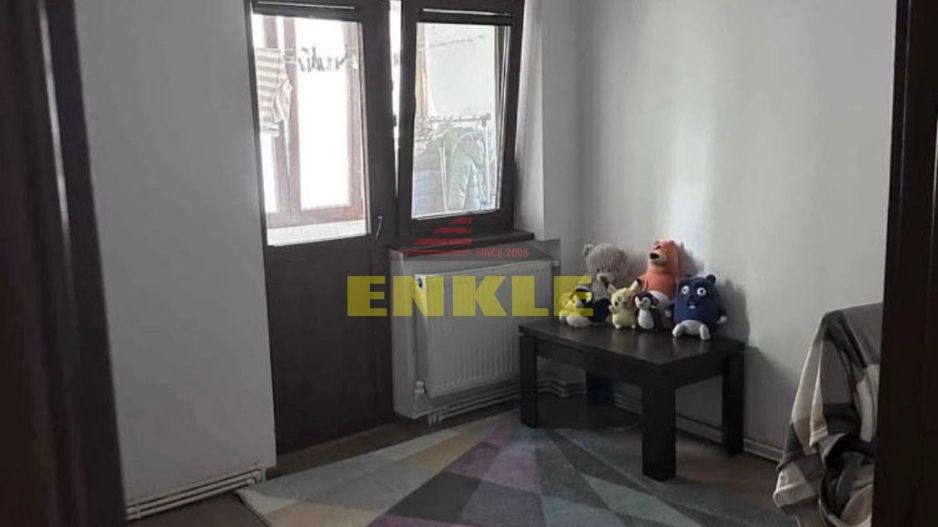 De vanzare apartament cu 2 camere, zona Scolii 7. - Poză 1
