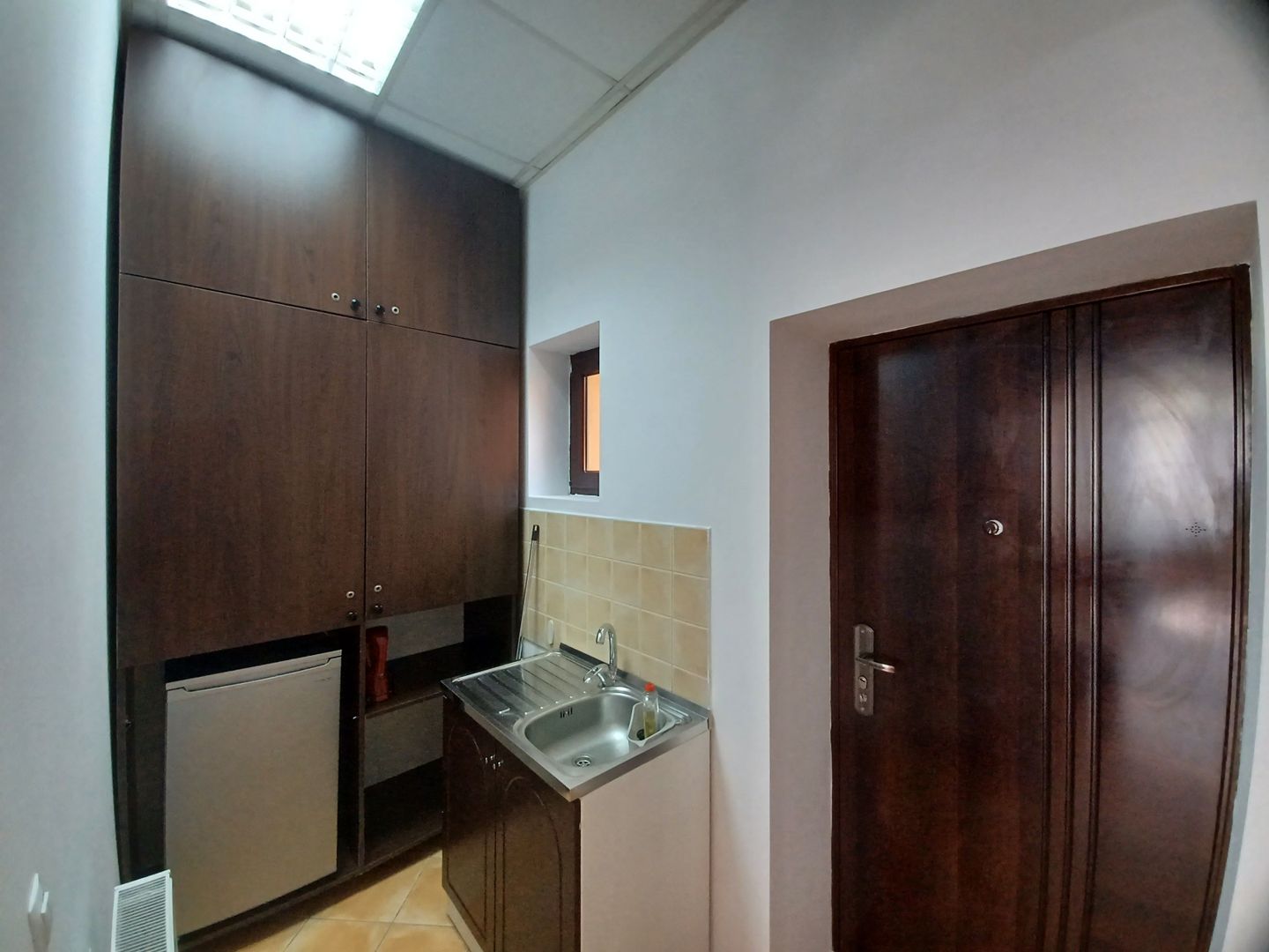 Birou, central, Ady Endre Oradea, 40 mp. 399 E/lună. Comision 0 - Poză 9