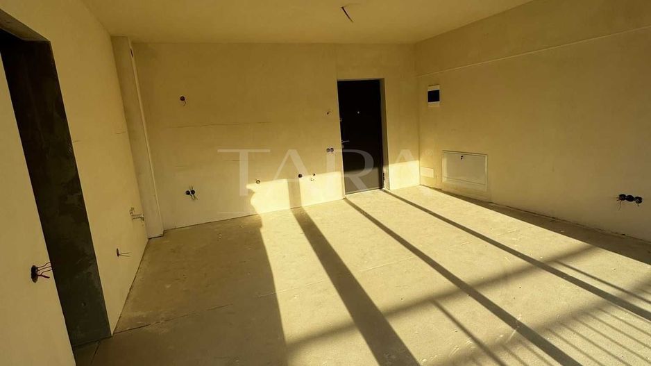 Apartament cu 3 camere decomandate în zona Piața Abator. - Poză 2