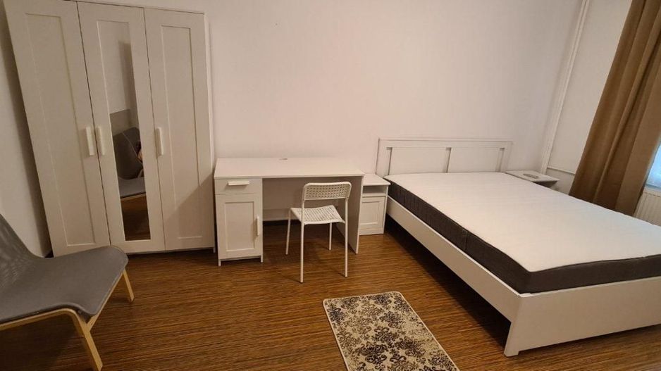 GARSONIERA PIATA SUDULUI, BUCATARIE INCHISA, MOBILAT/UTILAT MODERN - Poză 2