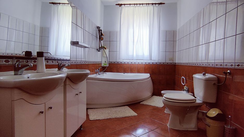 CASA INDIVIDUALA GHIRODA +TEREN 1752 MP - Poză 16