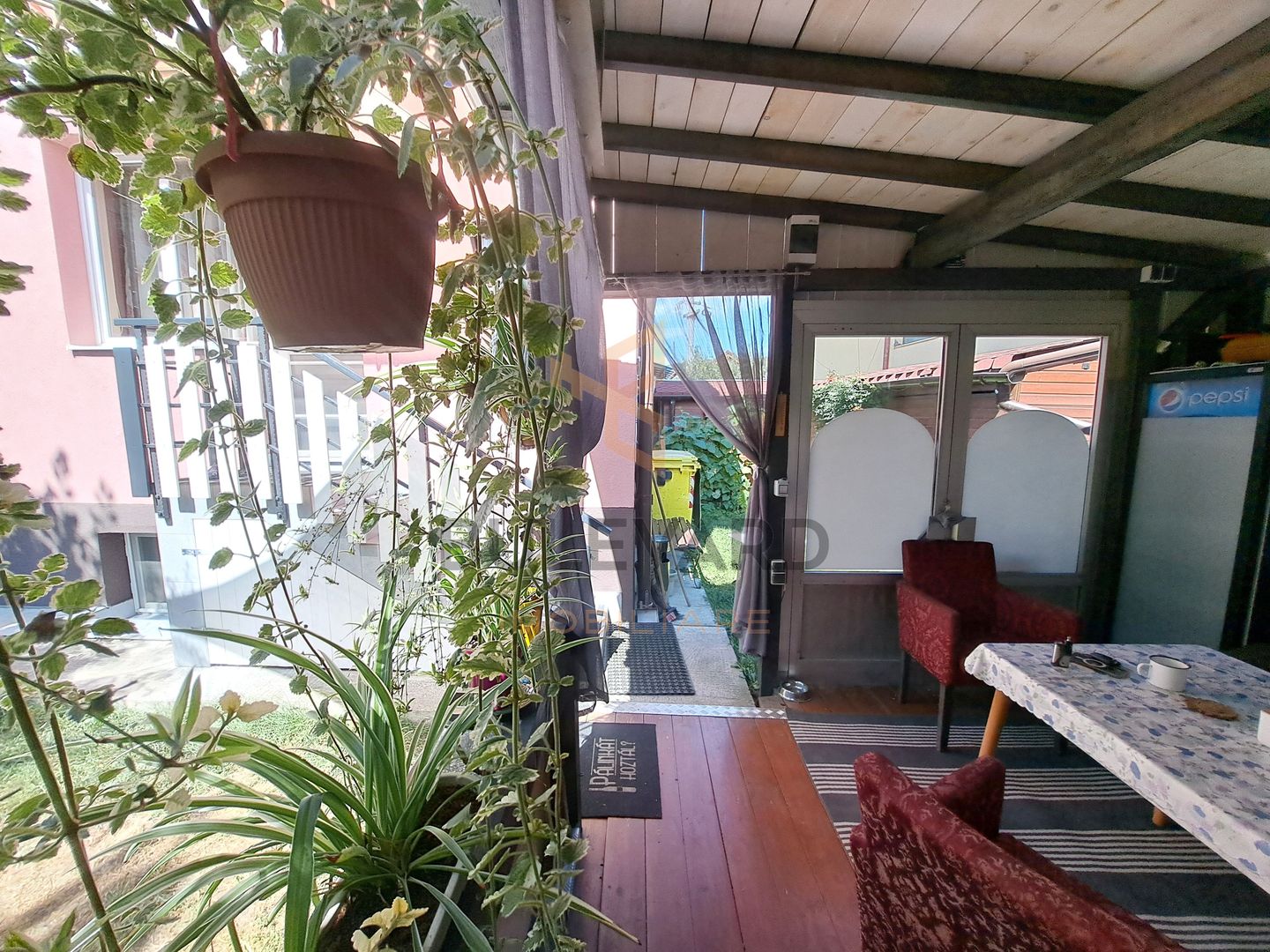 Comision 0! Casa 206 mp utili + pod 60 mp, 4 parcari, 304 mp teren - Poză 24