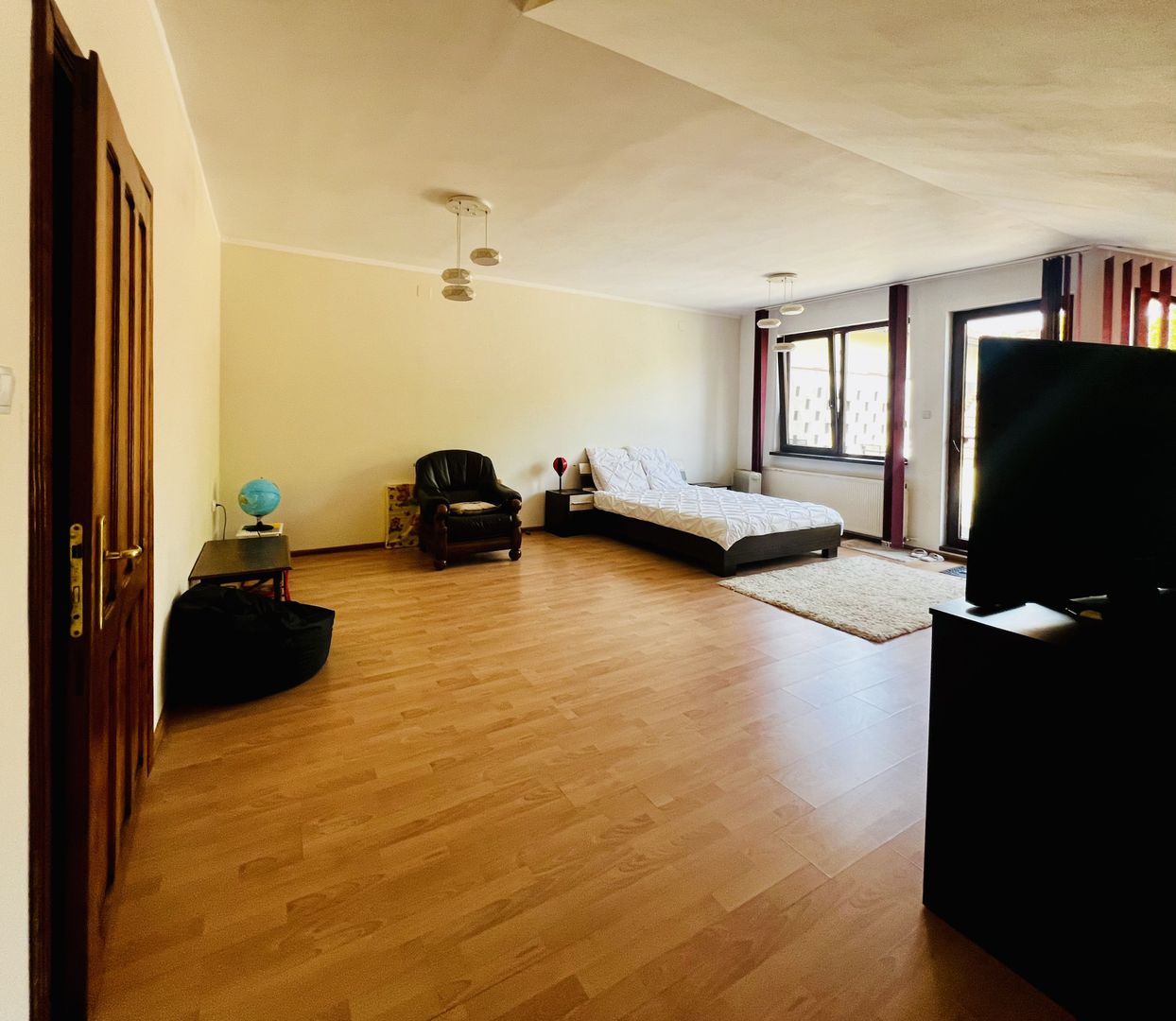 Casa individuala 6 camere  spatioase - zona Mehala - Poză 3