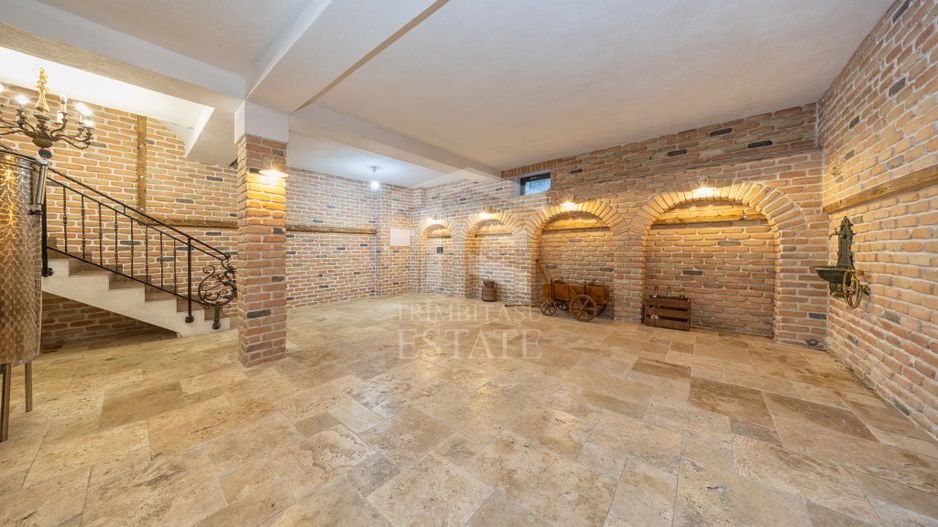 RASNOV| Cladire multifunctionala | 350 mp | Vad turistic si comercial - Poză 6