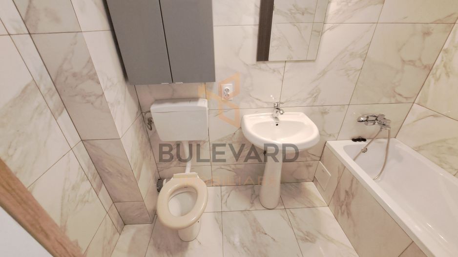 Apartament 3 camere, 2 bai, parcare, zona Metro! - Poză 9