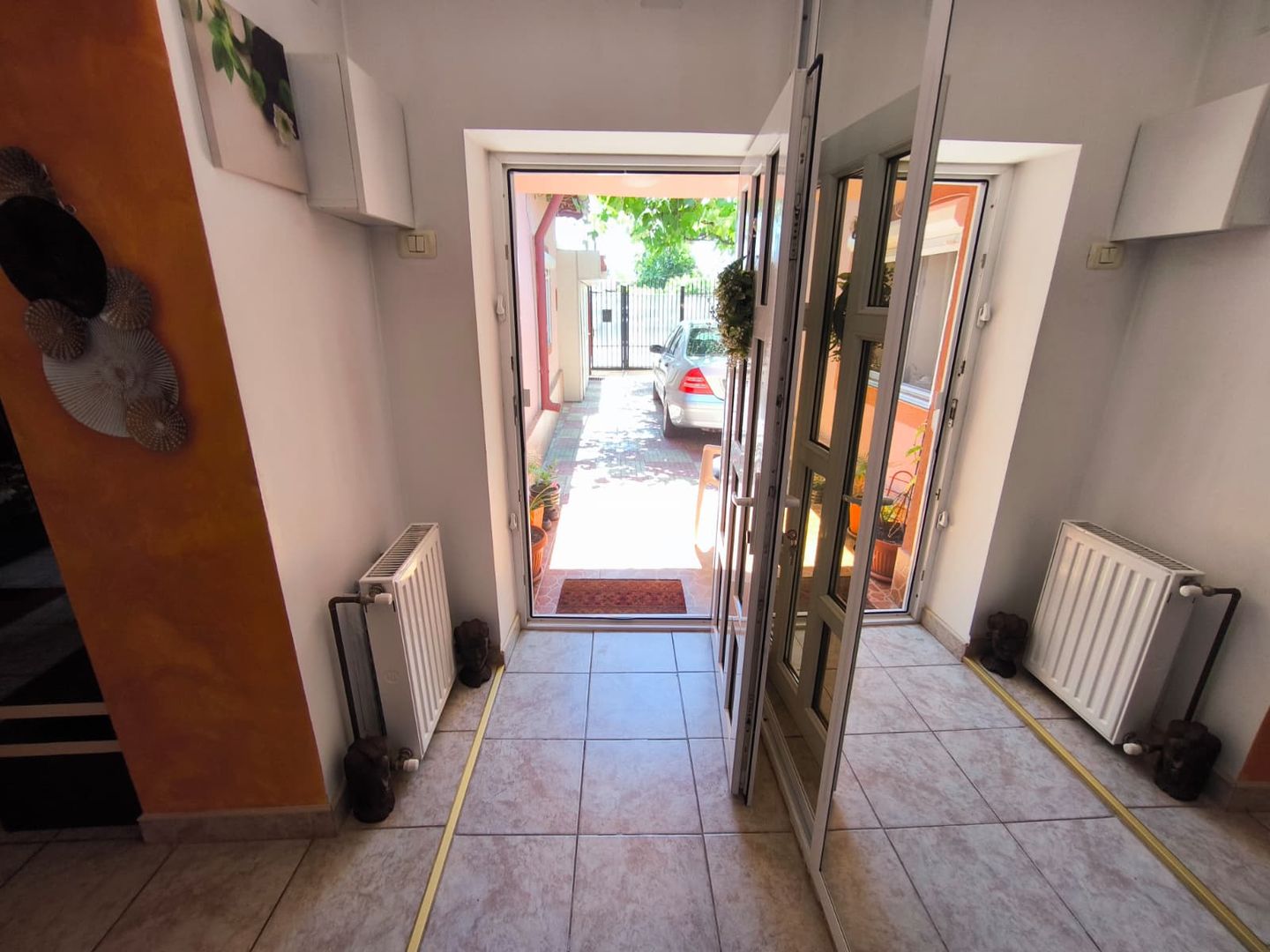 VIILE NOI - casa cu o curte generoasa disponibila imediat - Poză 15