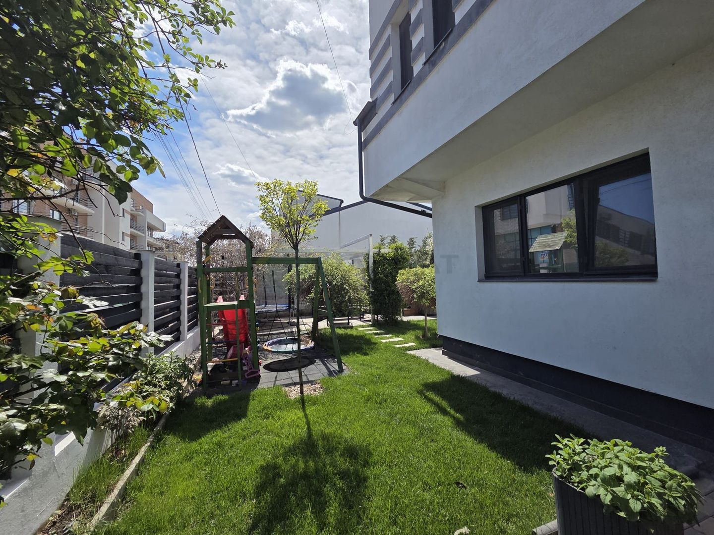 Casă modernă de vânzare în Tunari – Jacuzzi | Foisor | Panouri fotovoltaice - Poză 18